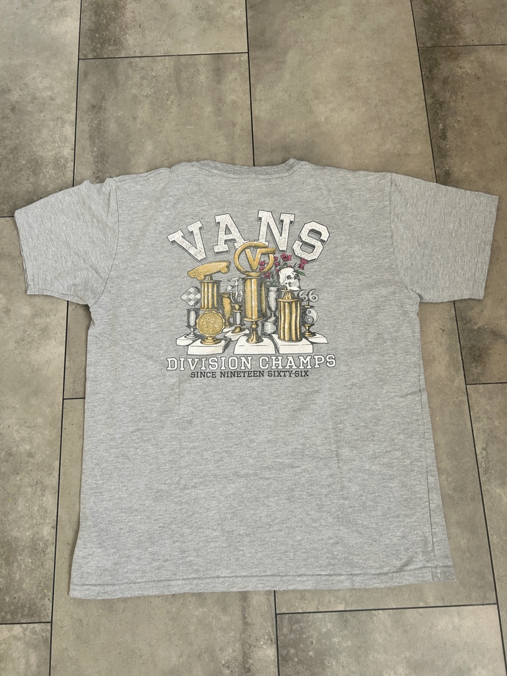 VANS gray Division Champs 1966 skeleton t-shirt M